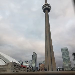 Meet your Posher, Moni